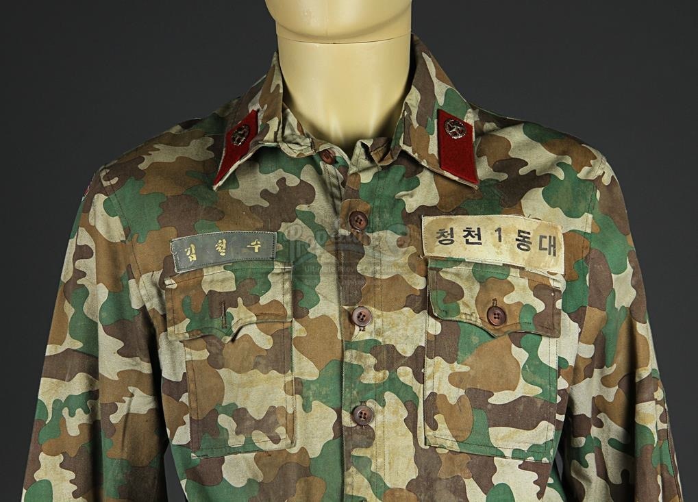DIE ANOTHER DAY (2002) 10 North Korean Army Uniforms Current price