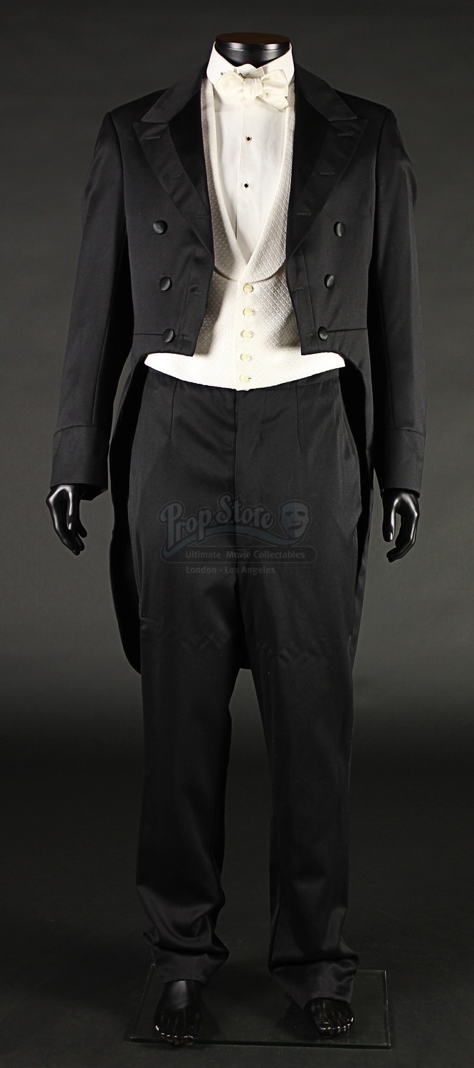 Jonathan Harker (Oliver Jackson-Cohen) Ballroom Costume