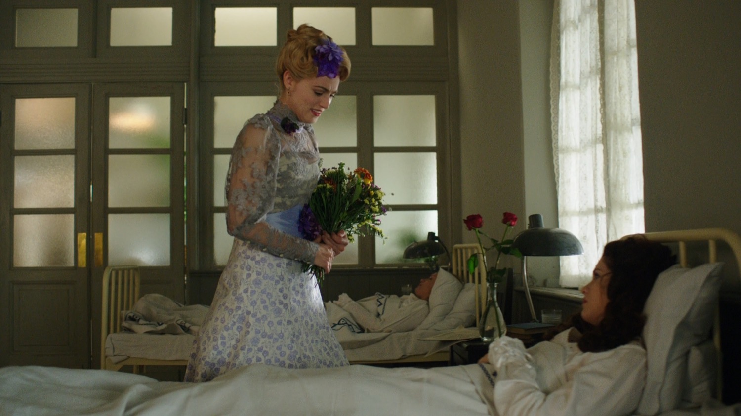 Lucy Westenra (Katie McGrath) Hospital Visiting Costume. 