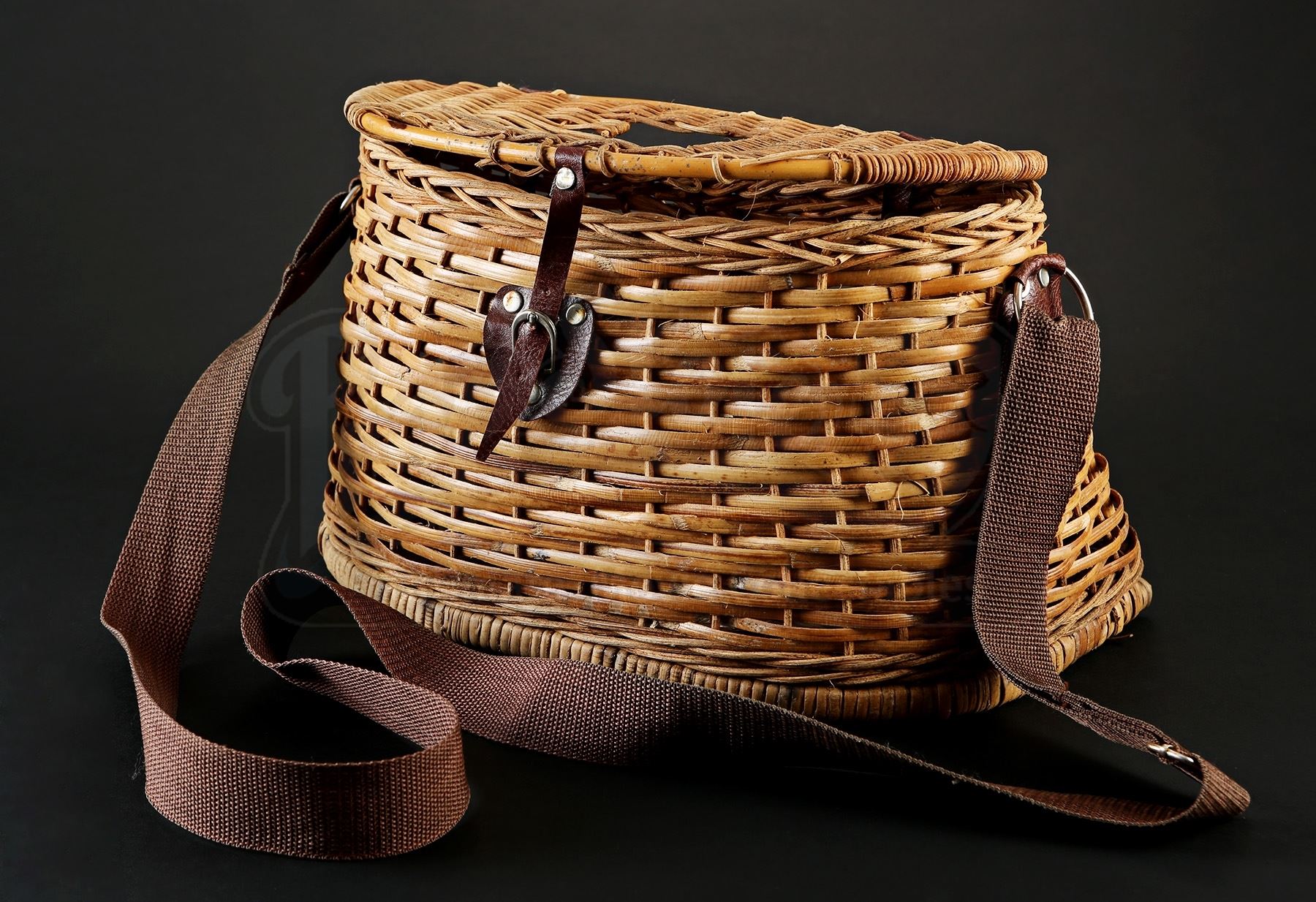 SEASON 1Will Graham’s (Hugh Dancy) Fishing Bait Basket Current price