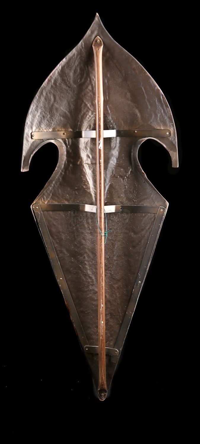 THE LORD OF THE RINGS THE FELLOWSHIP OF THE RING (2001) Elven Shield Current price £6000 THE LORD OF THE RINGS THE FELLOWSHIP OF THE RING (2001) Elven Shield Current price £6000