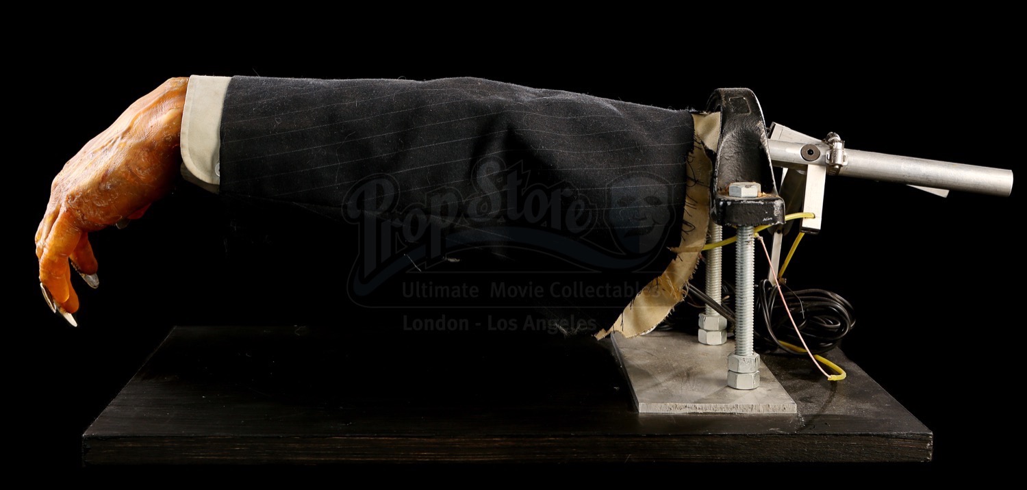 BIG TROUBLE IN LITTLE CHINA (1996) Lo Pan's (James Hong) SFX Arm