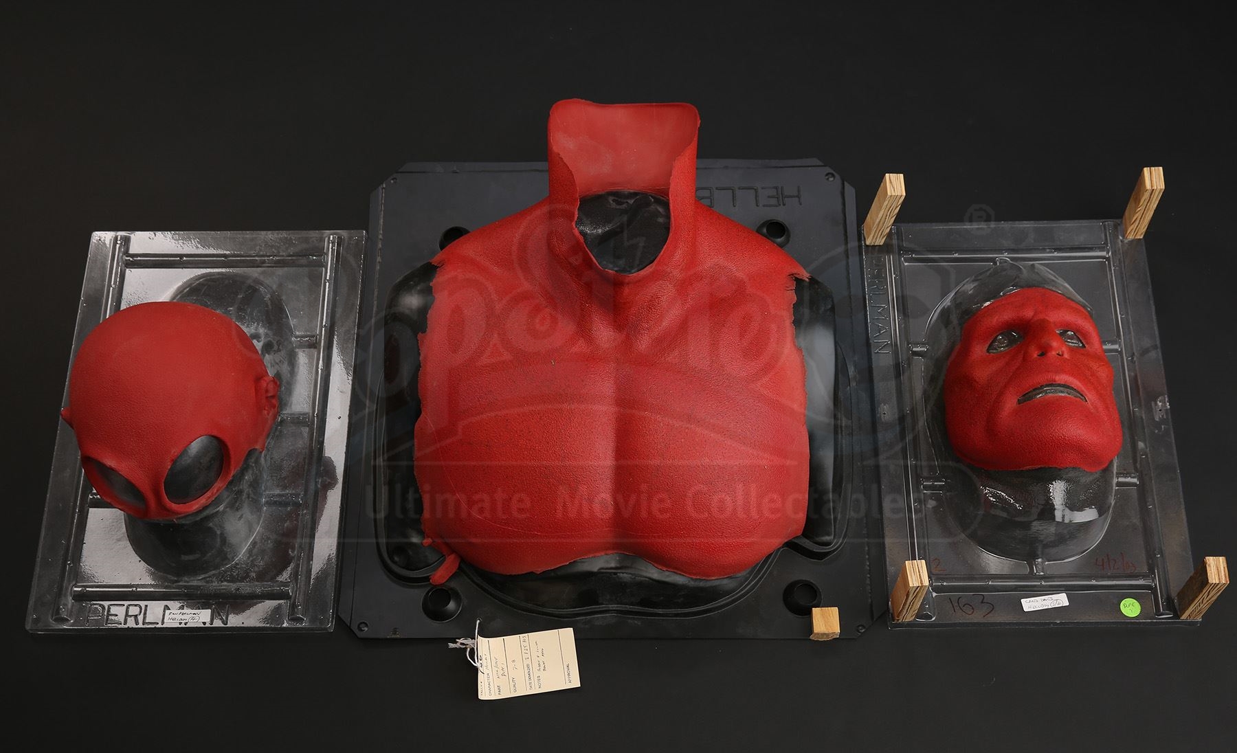 Hellboy Device HELLBOY (2004) - Hellboy (Ron Perlman) Appliance Set