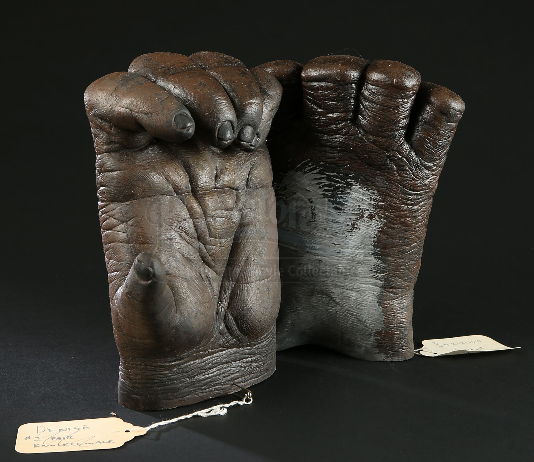 GORILLAS IN THE MIST (1988) Knuckle Walker Hands Current price 100