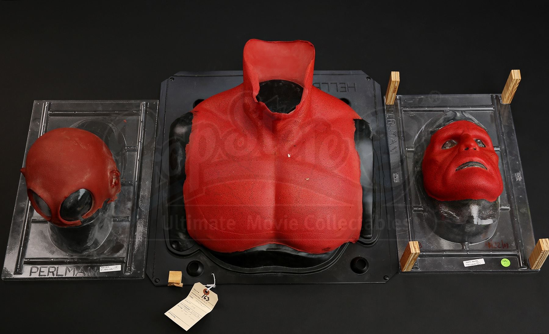Hellboy Device HELLBOY (2004) - Lot of Hellboy Appliances
