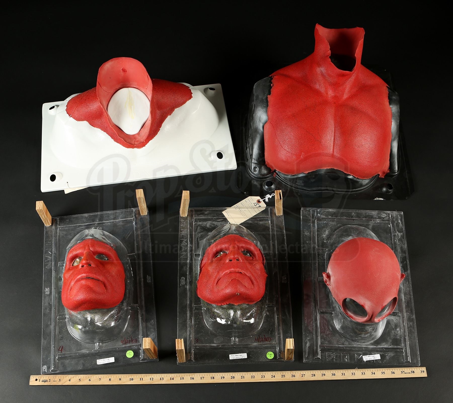 Hellboy Device HELLBOY (2004) - Hellboy (Ron Perlman) Appliances