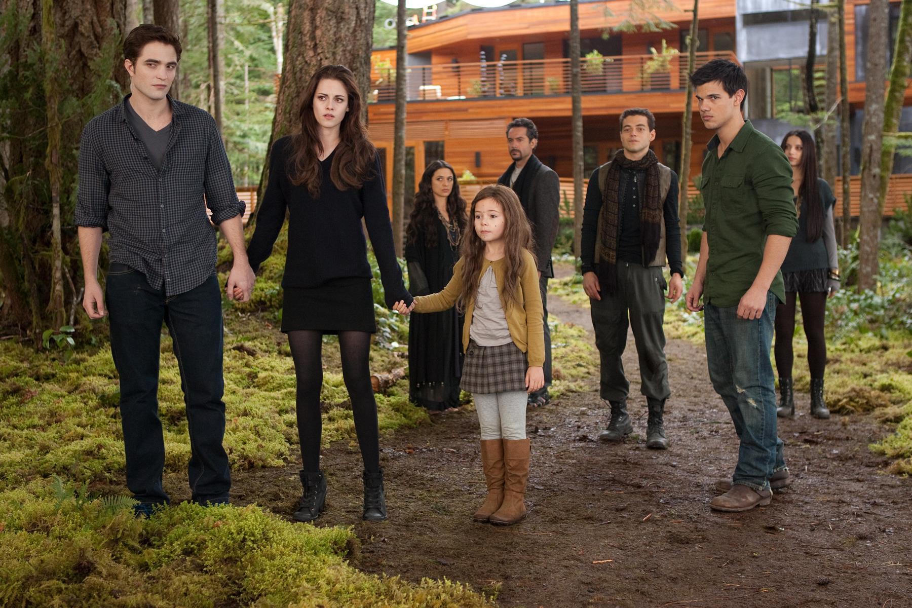 THE TWILIGHT SAGA: BREAKING DAWN PART 2 (2012) - Tia's Cullen House ...