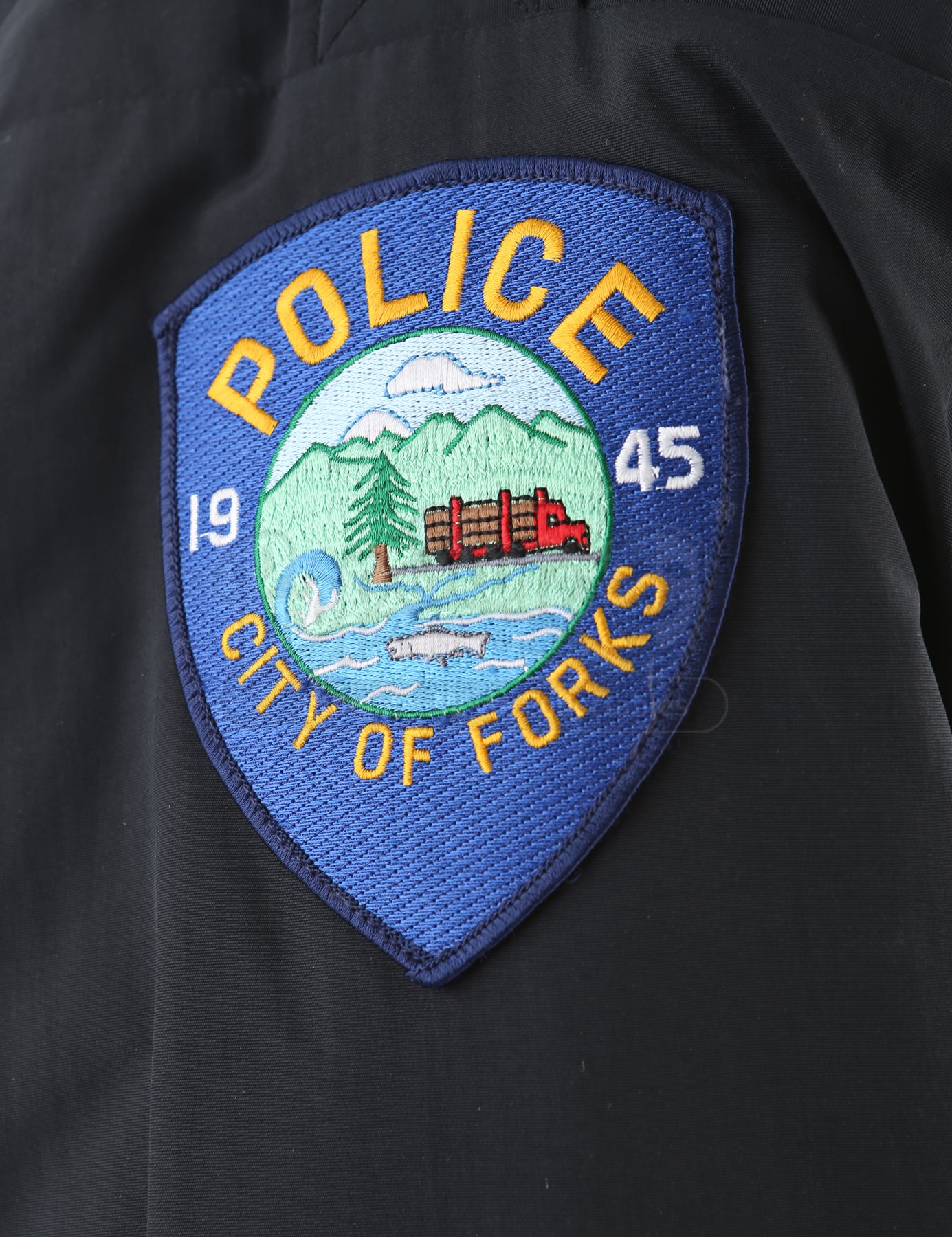 Charlie Swan’s Forks Police Costume Current price 600