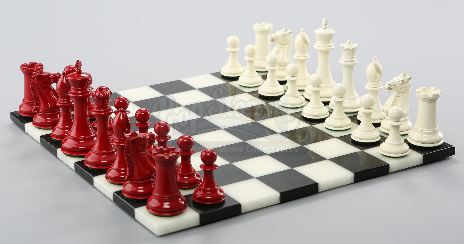 Bella And Edward Cullen S Chess Set Cur Price 11000 Prop Ultimate Movie Collectables London Los Angeles