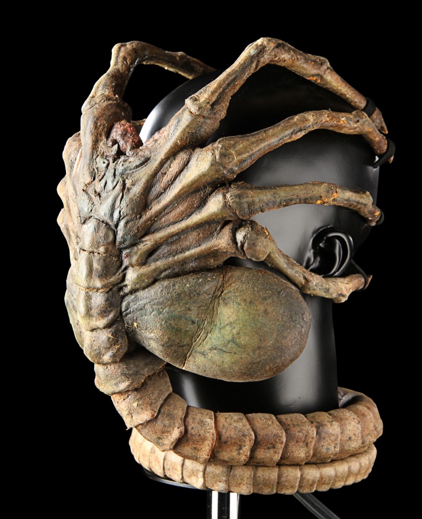 AVP-SpecialEffectsBreathingFacehugger2