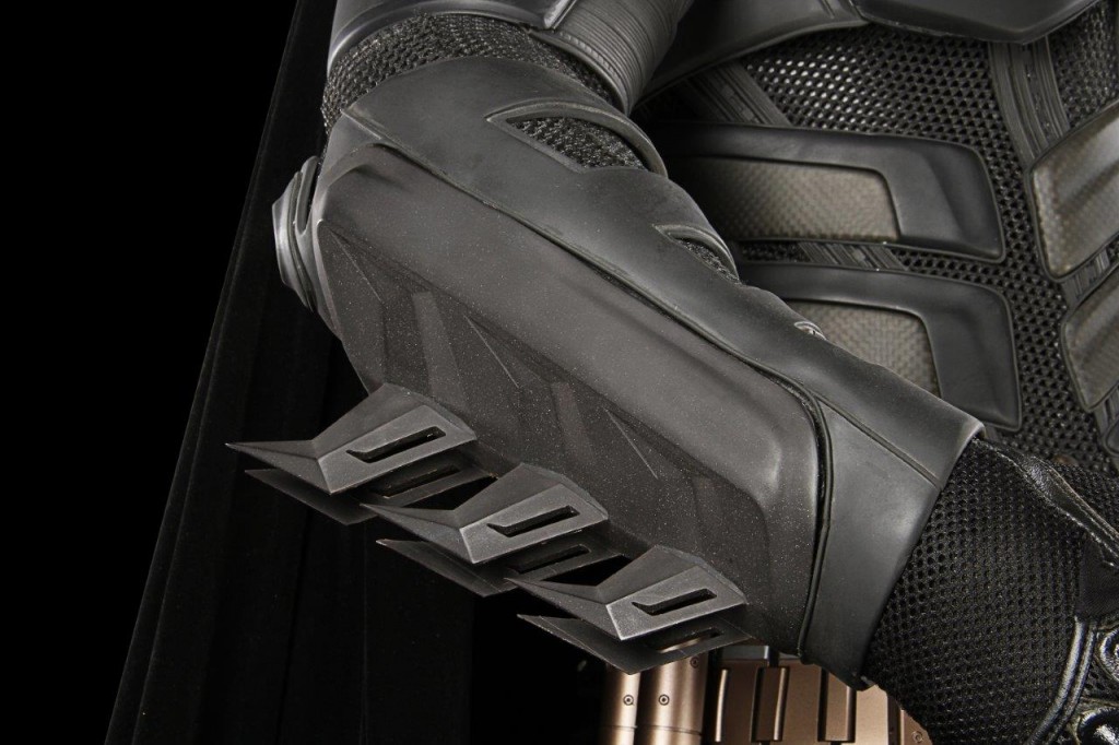 Batman - DKR - Christian Bale Batsuit (13)