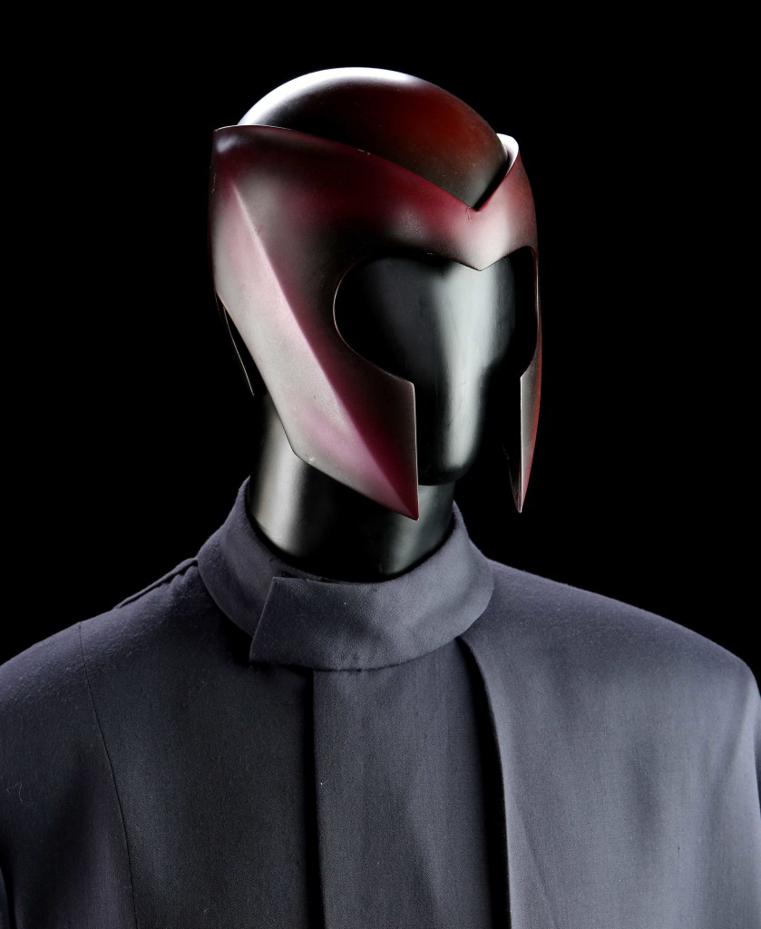73969_Magneto-Ian-McKellen-Helmet-and-Tunic_4